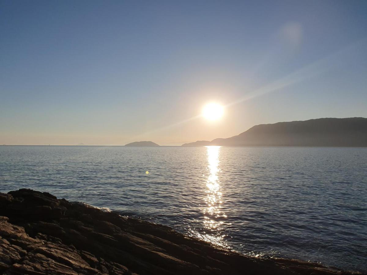 Bangalo Com Vista Para O Mar No Condominio Yacamim Ilhabela Praia Do Curral Dış mekan fotoğraf